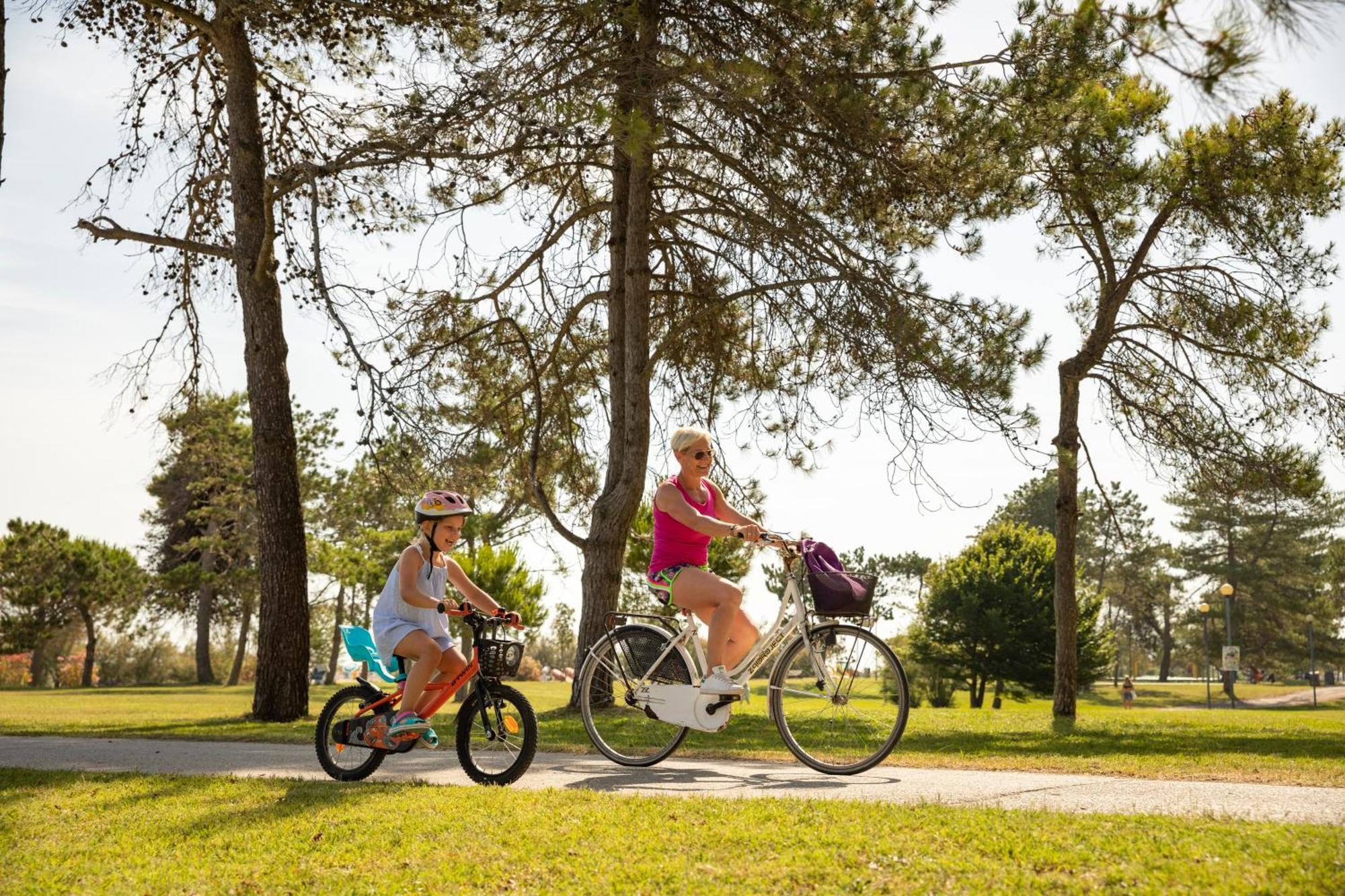 Appartamenti Tuia Bibione Exteriör bild